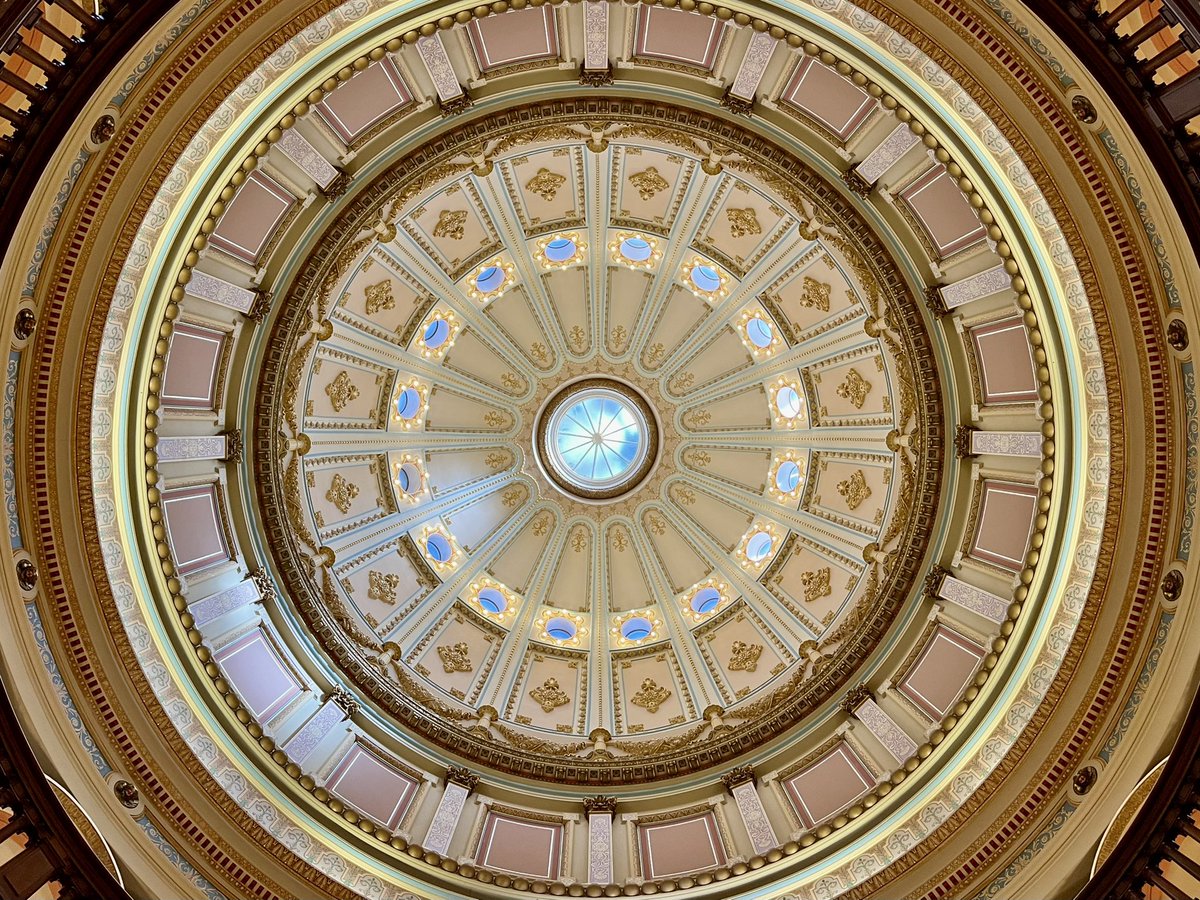 @DailyPicTheme2 The #DailyPictureTheme ‘overhead’ ceiling you see when you’re standing directly below a dome.