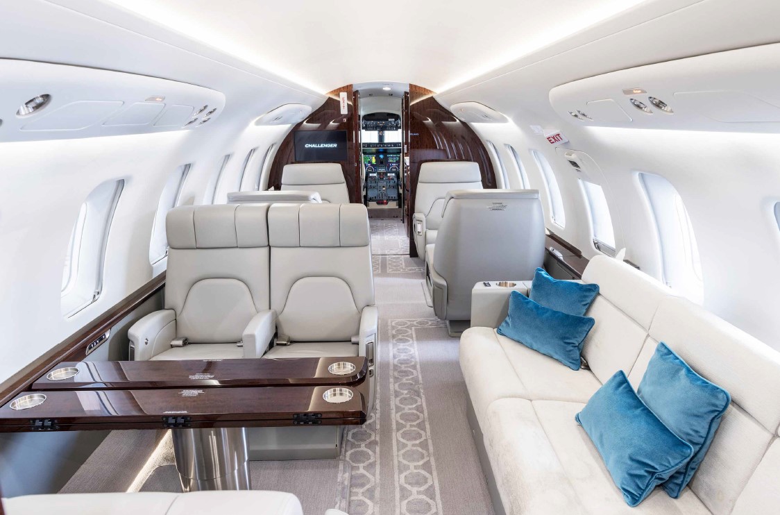 🚀 Exclusive #EmptyLeg Alert! 📷 Fly from Malaga to Florence in style on May 14 afternoon with a superb Challenger 650. Perfect for groups up to 12. 📷x1jets.com. #X1Jets #PrivateFlight #ElevatedTravel #malagaflorence