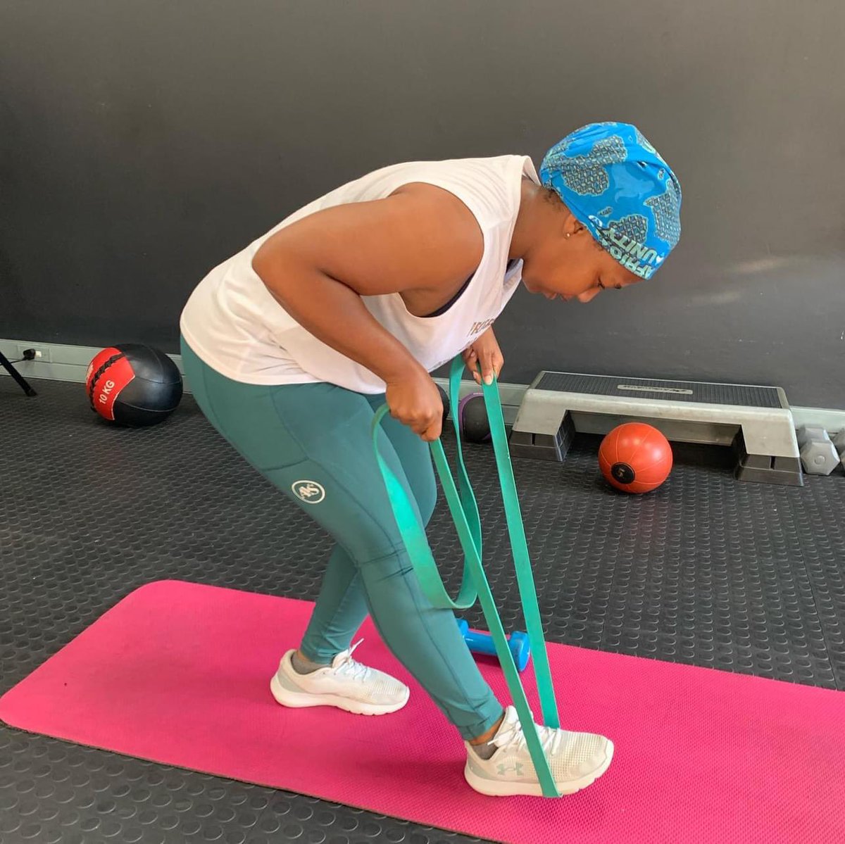 Why stretching is important?

Why stretching is important. Stretching keeps the muscles flexible, strong, and healthy joints .

Don’t forget to stretch today 🦵🏾

#Avsfitness #TeamAvs  #BEBETTER