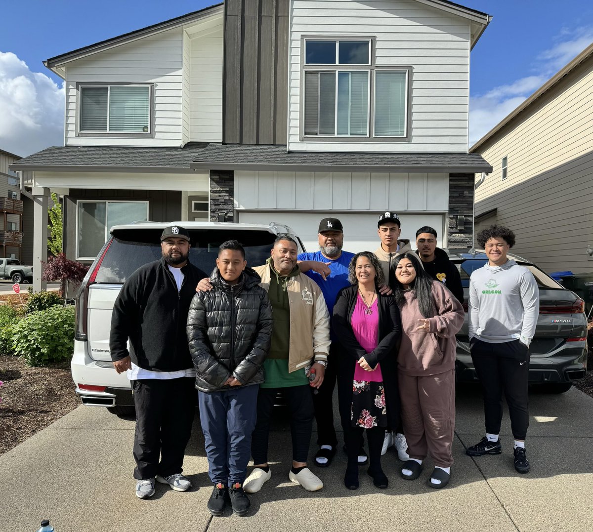 Nothing better than family. Had the best time hanging out with @BottMulitalo @CTafua7 & @Cuuhraig this whole weekend. #ScoDucks #GoDucks @oregonfootball Give them a follow and let them know we want them here.  @CoachDanLanning @CoachLup @CoachTuioti92 @MarshallDucks @ptbiondo