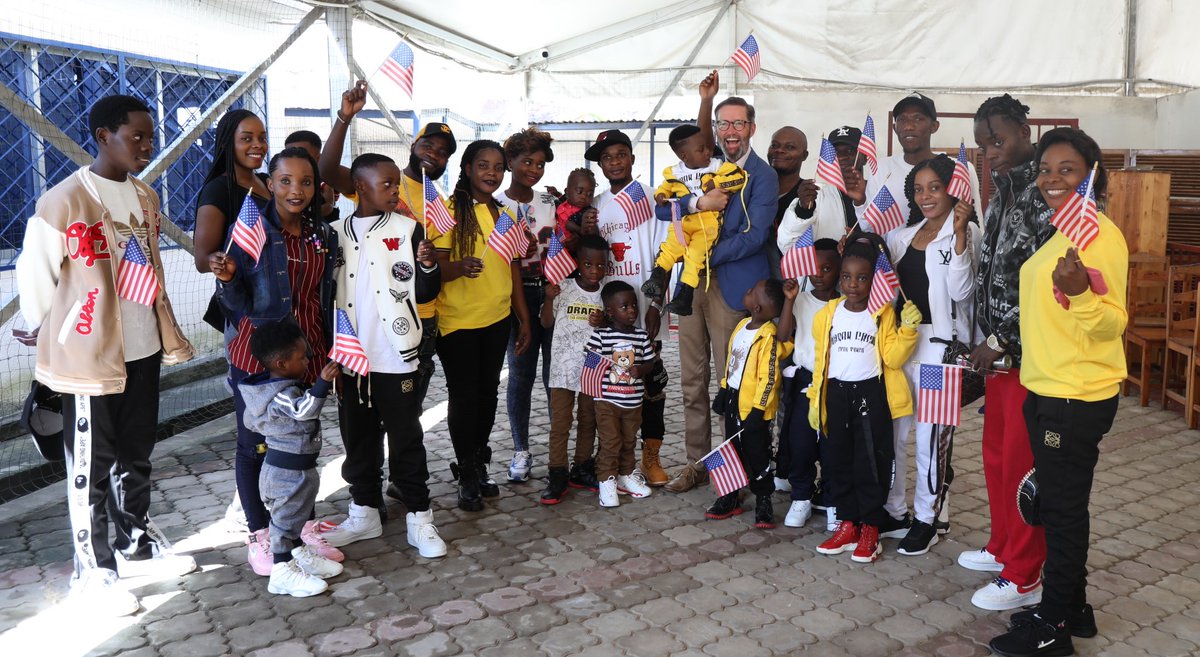 Yesterday, we took the opportunity to bid a heartfelt farewell to a group of #Congoleserefugees who are headed to the 🇺🇸 for resettlement. After years in camps in #Burundi, the group, which included several children, are off to begin new lives. Chargé d’Affaires Keith Gilges…