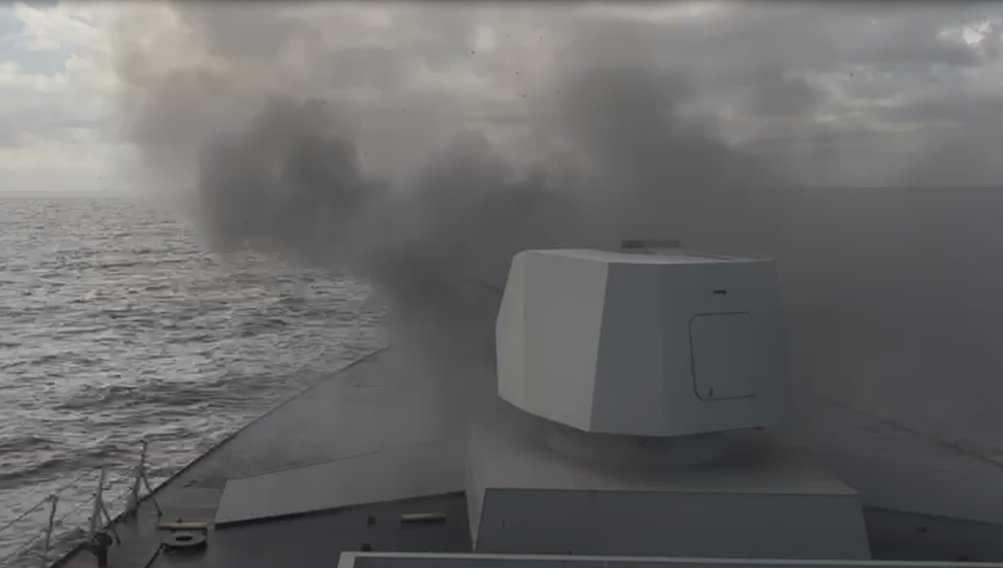 On 29 April, ITS FASAN, while providing close protection to a MV under Operation ASPIDES in the Red Sea, successfully repelled multiple attacks coming from Houthi-controlled territories in Yemen. During this protection operation, ITS FASAN shot down one UAV with its 3” gun.