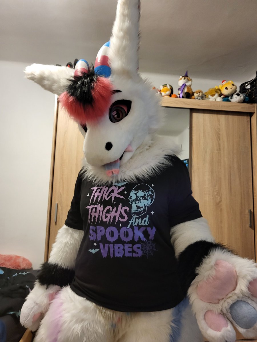 Eyy I got a perfect tshirt to post on a #tummytuesday :D