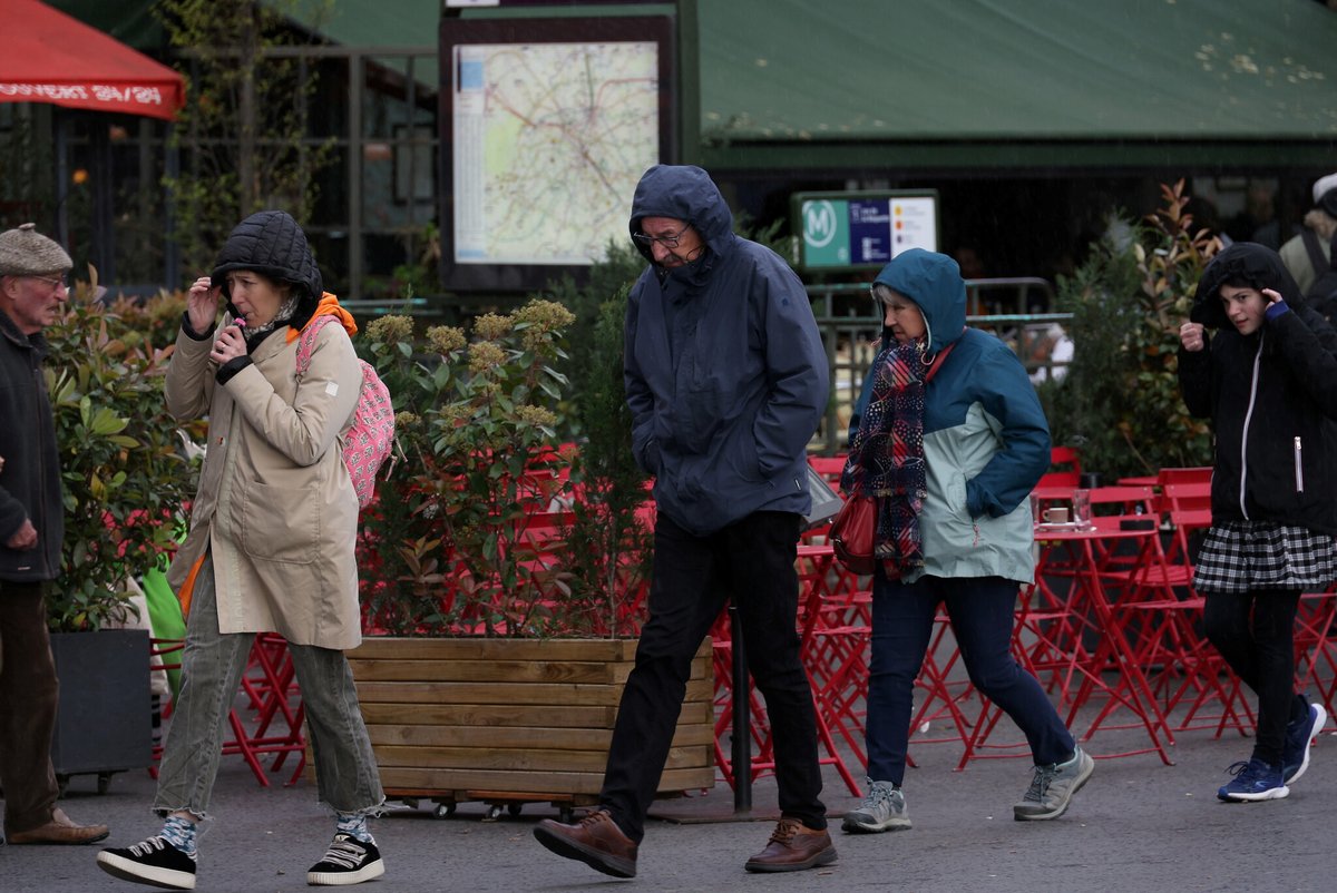 Paris : la capitale connaît pour la première fois sept mois consécutifs avec 60 mm de pluie ➡️ l.leparisien.fr/tXxQ