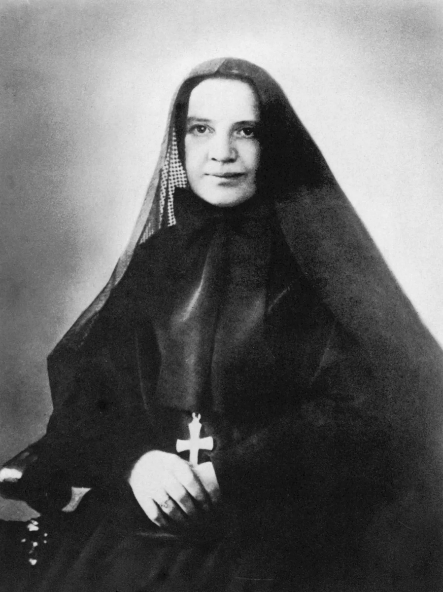 . ' Angela Crocetti (née Barra; 1897–1966) '
youtube.com/watch?v=QhUxvn… 
#CABRINI 
@BishopBarron @frmikeschmitz @Pontifex @DioceseHamilton 
@uofg