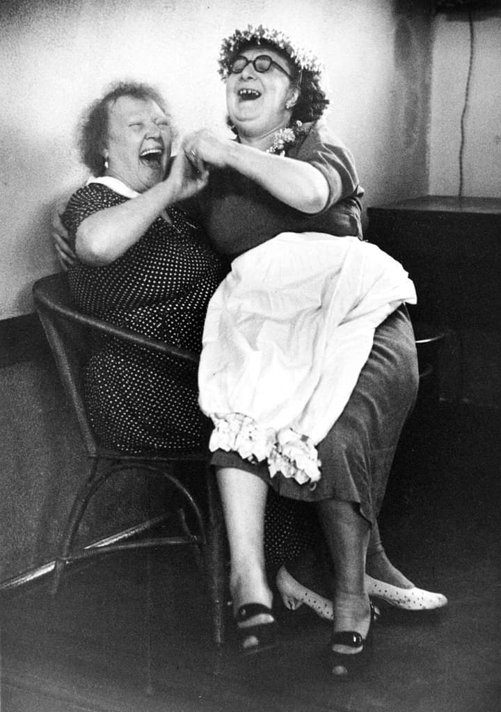 📸 Grace Robertson. Mother's Day Off, Margate, England, 1954.