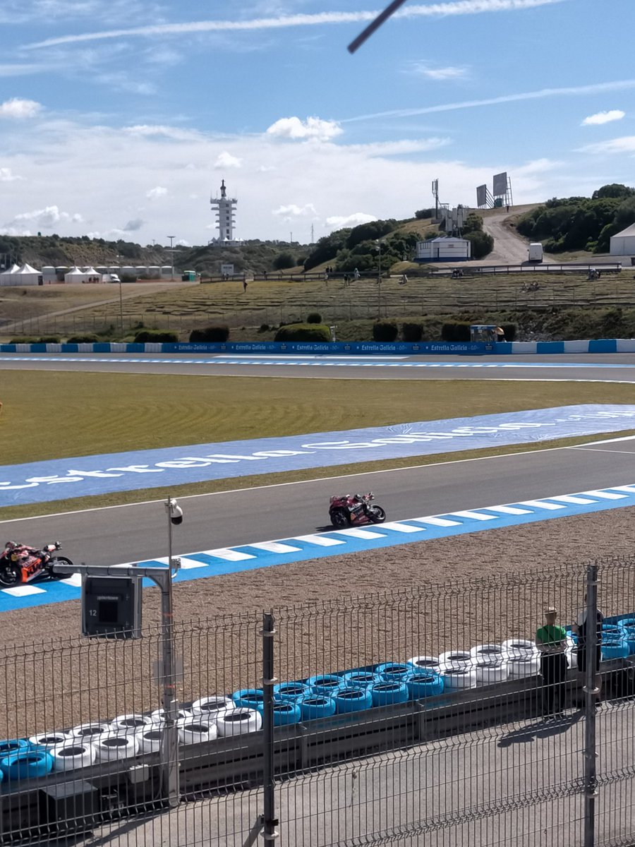 Buenos díasDon @SergietoGM dando ✊🏻🏍️💨💨