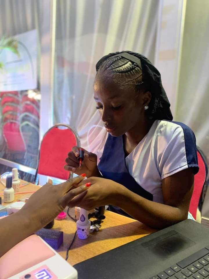 Nail-a-thon going on in the city of Jos Go and paint your nails for free and feel free to repost @GWR