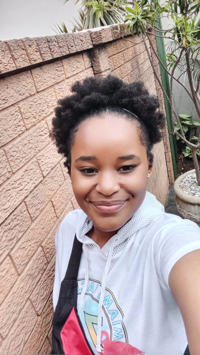 Msuthuhh's tweet image. Sanibona.. Besicela ukufuniswa uBokamoso Mokhothu osesithombeni. It’s been weeks now without returning home. She lives around Musgrave and is 14 turning 15. 

If you know, have seen or heard anything please contact this number: 0614697289 (even as anonymous) 🙏🏿🙏🏿🙏🏿🙏🏿