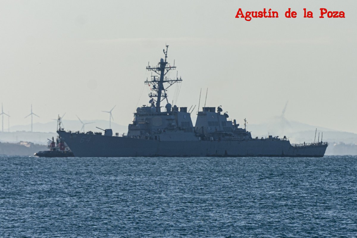 Llegada a la Base Naval de Rota del USS Carney DDG-64. Este buque estuvo asignado a Rota y como parte de la rotación habitual, el USS Carney fue relevado por el USS Roosevelt DDG-80.
#USSCarney #BaseNavaldeRota