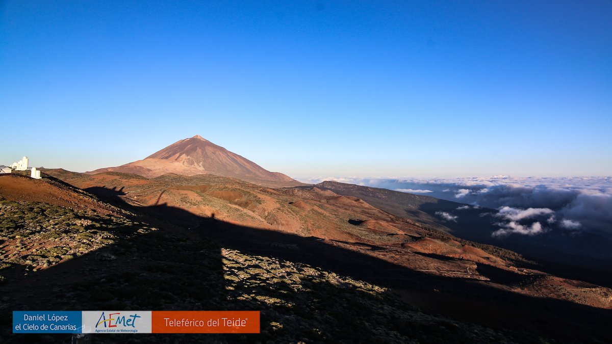 #Buenosdías España.

Así amanece hoy en el Parque Nacional del #Teide @pnteide.

Imagen cortesía del proyecto #TeideLab de @AEMET_Izana @VolcanoTeide @cielodecanarias