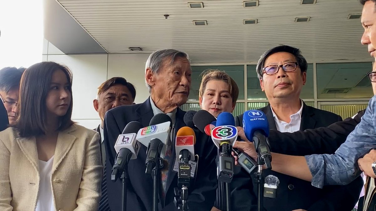 A group of individuals seeking candidacy for the Senate election, led by former prosecutor and former dean of the Faculty of Law at Thammasat University, Panat Tasneeyanond, submitted a petition asking the Administrative Court to block the Election Commission (EC)'s latest rules…