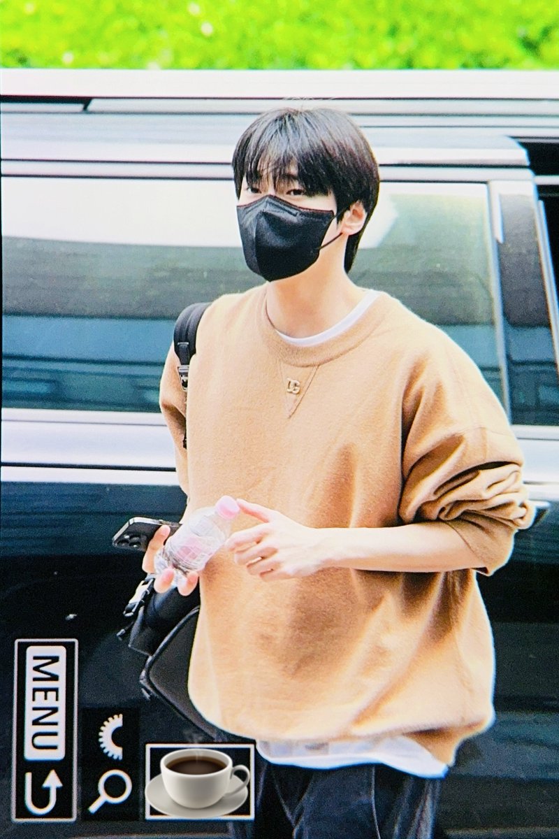 240430 더시즌즈 출근 🕰 ꕀ .* 🦷🥐｡ #DOYOUNG #도영 #NCT도영 #ドヨン