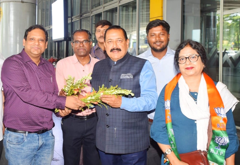 At Netaji Subhash Chandra Bose Airport #Kolkata this morning with @BJP4Bengal colleagues. 
#PhirEkBaarModiSarkar