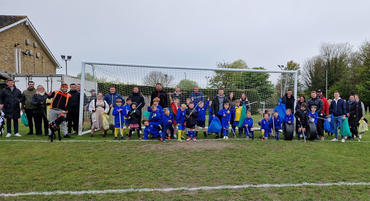 Cromwell Polythene Ltd (@cromwellpoly) on Twitter photo We had a pleasure of joining our sponsored <a href="/Sherburnwrfc/">Sherburn White Rose</a> Under 7's team, coach Tom and the parents in a #Litterpick last week.
Their pitch is now clean, tidy and #waste free ready for their games and training sessions!
We continue to wish them luck in this years season β½β» We had a pleasure of joining our sponsored <a href="/Sherburnwrfc/">Sherburn White Rose</a> Under 7's team, coach Tom and the parents in a #Litterpick last week.
Their pitch is now clean, tidy and #waste free ready for their games and training sessions!
We continue to wish them luck in this years season β½β»