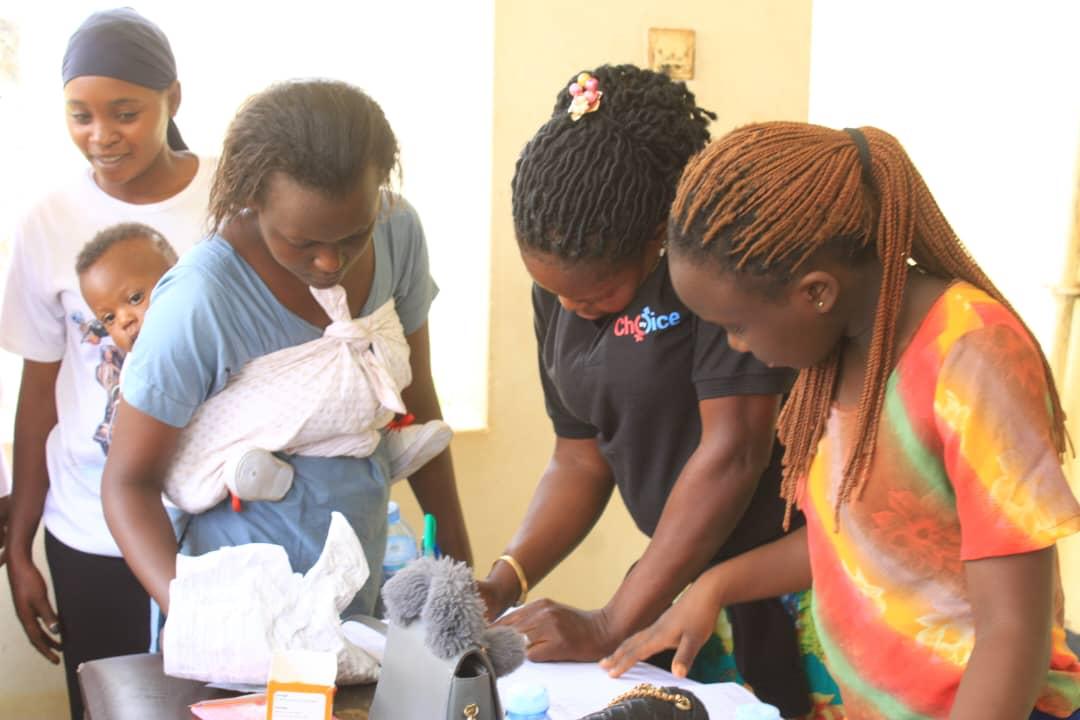 Last week, RAHU completed training sessions for peer educators, VHTs, and health workers in Mbarara on self-administered injectables for family planning. The #MyChoiceUg program extends to refugee communities in Nakivale and Oruchinga settlements, reaching 15 health facilities.