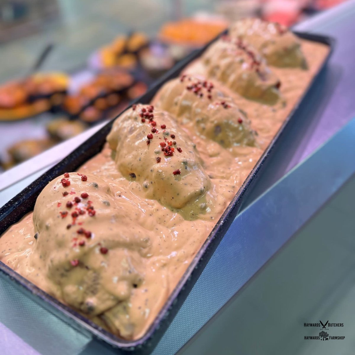 🌟Haywards Gourmet Chicken Breast! Succulent chicken breast stuffed with gourmet mushroom filling, wrapped in streaky bacon & smothered in a creamy peppercorn sauce. It's a feast fit for royalty! #GourmetChicken #FoodieHeaven #ShopLocal #Butcher #Farmshop #Tonbridge #Haywards1990