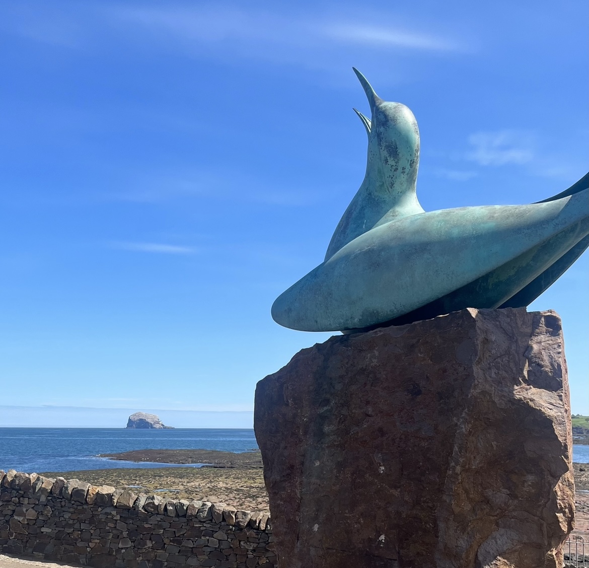 Bass Rock calling! Sitting just 5km north-east of #NorthBerwick, the huge #volcanicrock is an amazing sight home to 1000s of #gannets & #seabirds. See it on our sightseeing trips which are back for the season!

sulaboattrips.co.uk

#sulaboattrips #boattrip #visitscotland