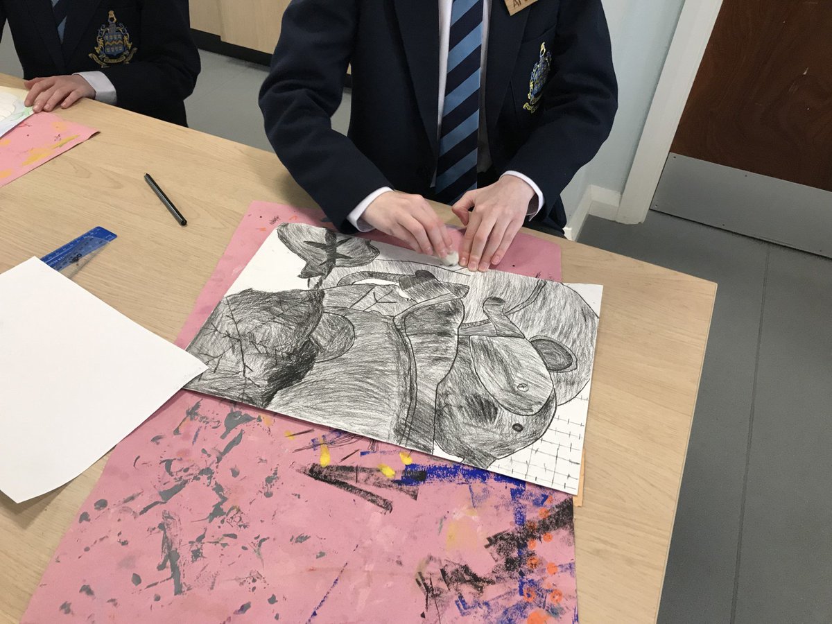 Our lunch time Art Club is always so busy - when you see the gorgeous work they produce it is easy to understand why! 💙🖌️💛