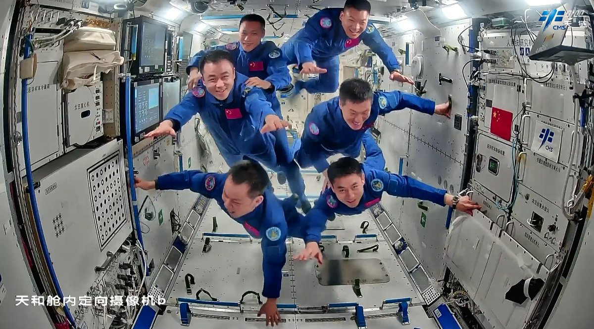 👋🛰️Farewell to the @CNSpaceStation and Shenzhou XVIII peers! 🚀Shenzhou XVII astronauts begin their journey back to Earth after a 188-day mission in space. [📷/CMS]