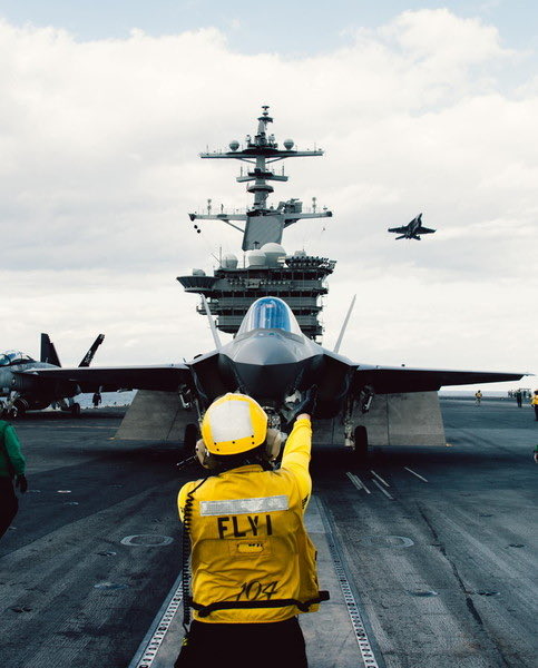 今、日本に向かってる原子力空母ジョージ・ワシントンにF-35Ｃの飛行隊が載ってるみたいだけど、そのまま第5空母航空団に配備されるのかな……………………？