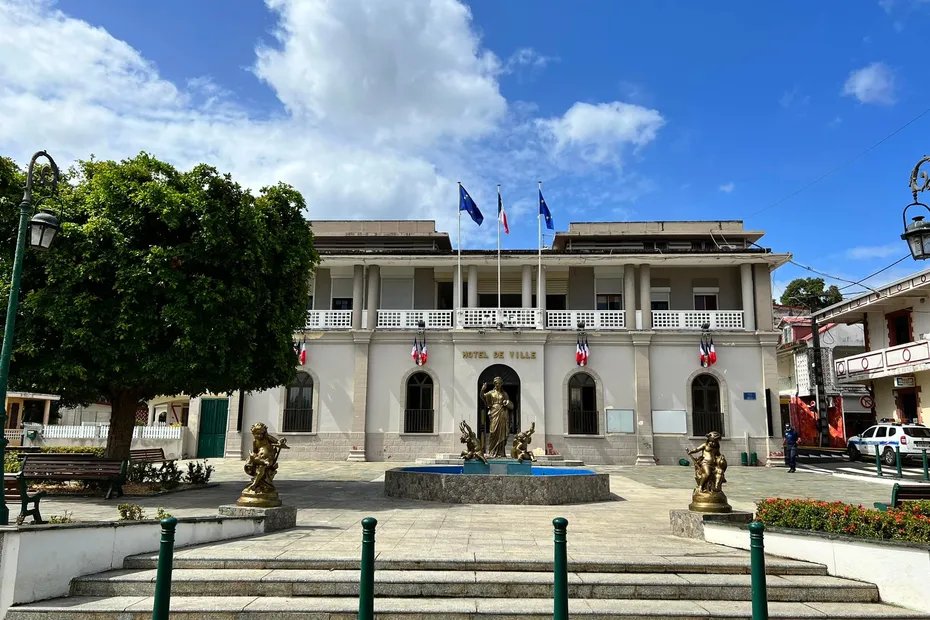 Dispositif 'Territoire zéro chômeur de longue durée' : la ville de Sainte-Rose en Guadeloupe ouvre la voie 👉Il permet d’embaucher en CDI des personnes domiciliées sur place et au chômage depuis plus d’un an 📱la1ere.francetvinfo.fr/guadeloupe/bas…