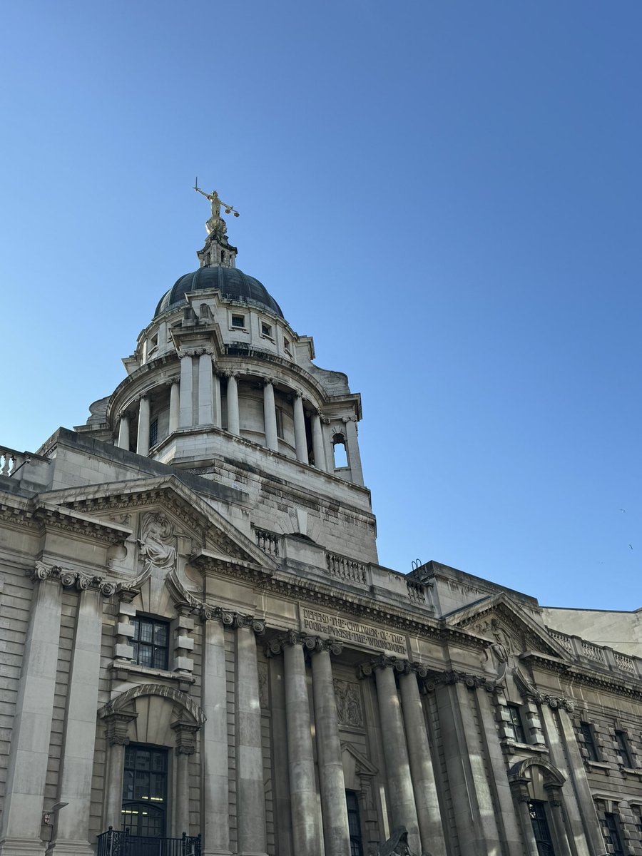 #Facilitation We have had the pleasure of facilitating in one glorious building and opposite another in the past week. With @pinfacilitation in Toynbee Hall and @SupplyCSSchool opposite the Old Bailey, thank you both.