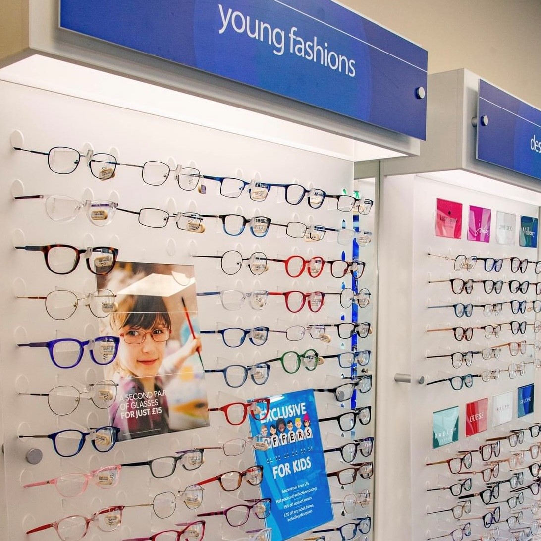 May half term is on its way, so now is the perfect time to book in for your kids’ free eye test at #scrivens! 🌈 *All children under the age of 16, or 18 & under in full time education, are entitled to a FREE NHS sight test! 📞0114 272 7307 to get booked in! #sheffield