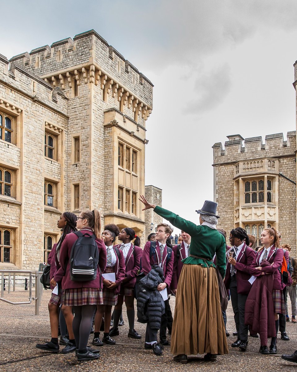 🔔 Applications are open 🔔 Schools can now apply for our Access Fund for Schools 2024/25 📚 🚌 This fund offers students the opportunity to visit the Tower of London, Hampton Court Palace and Kensington Palace free of charge! ➡️ brnw.ch/21wJjcr