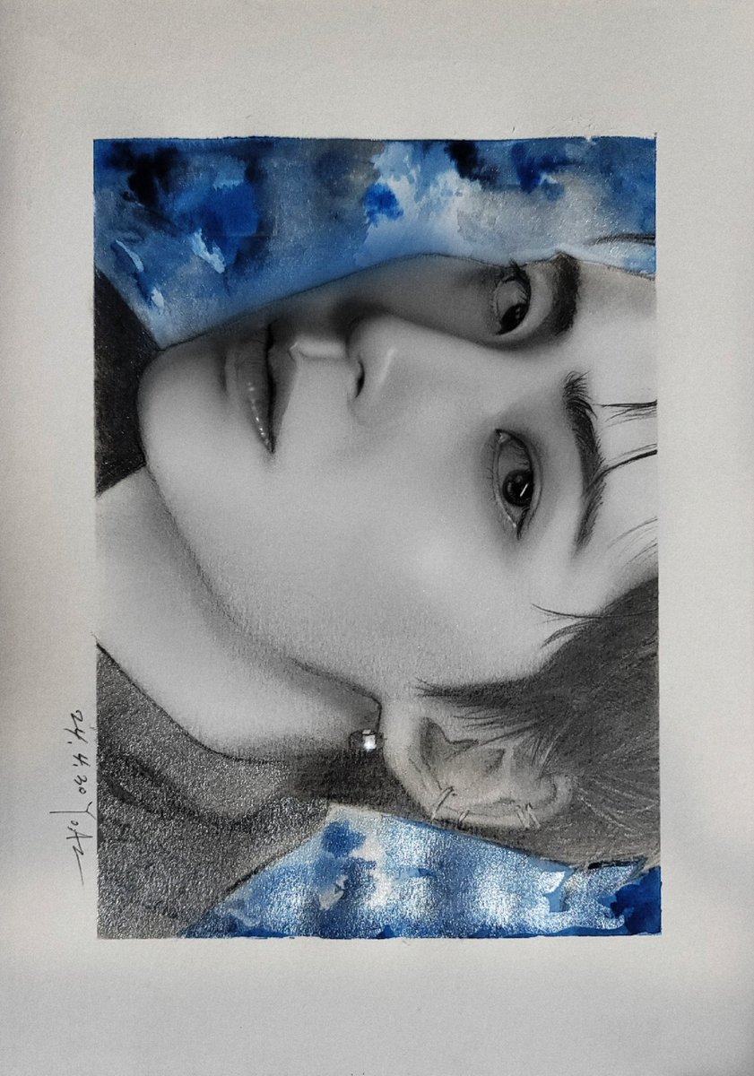 💙
Pencil+watercolor 
Size- A5
Paper - fabriano
Pencil - Faber Castell
#drawing  #fanart #이진혁