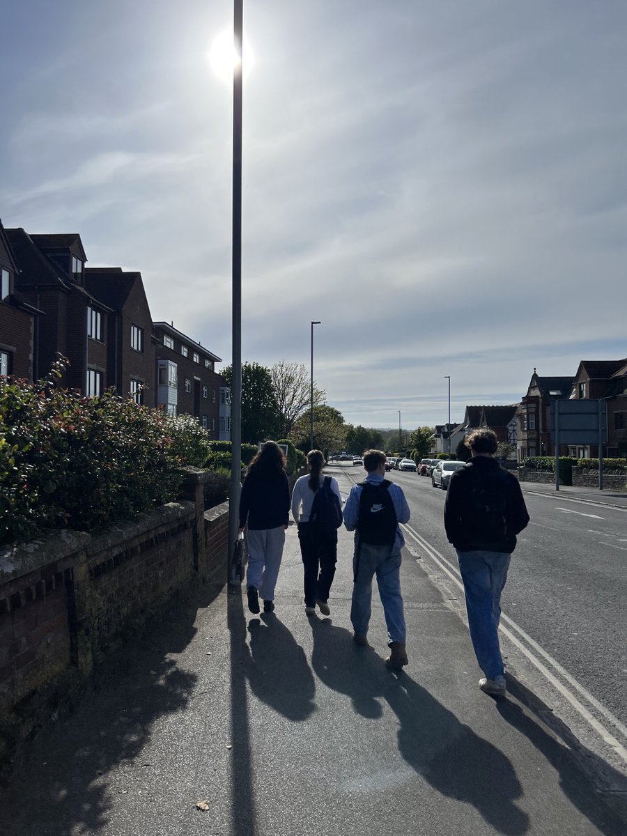 🌟 Unlocking Urban Renewal... Our Lower Sixth Geography students have been conducting some fieldwork in Swanage. They have been collecting data for their NEA Project on Regeneration and squeezing in a cheeky al fresco lunch too! #GeographyExplorers #RegenerationRevealed…