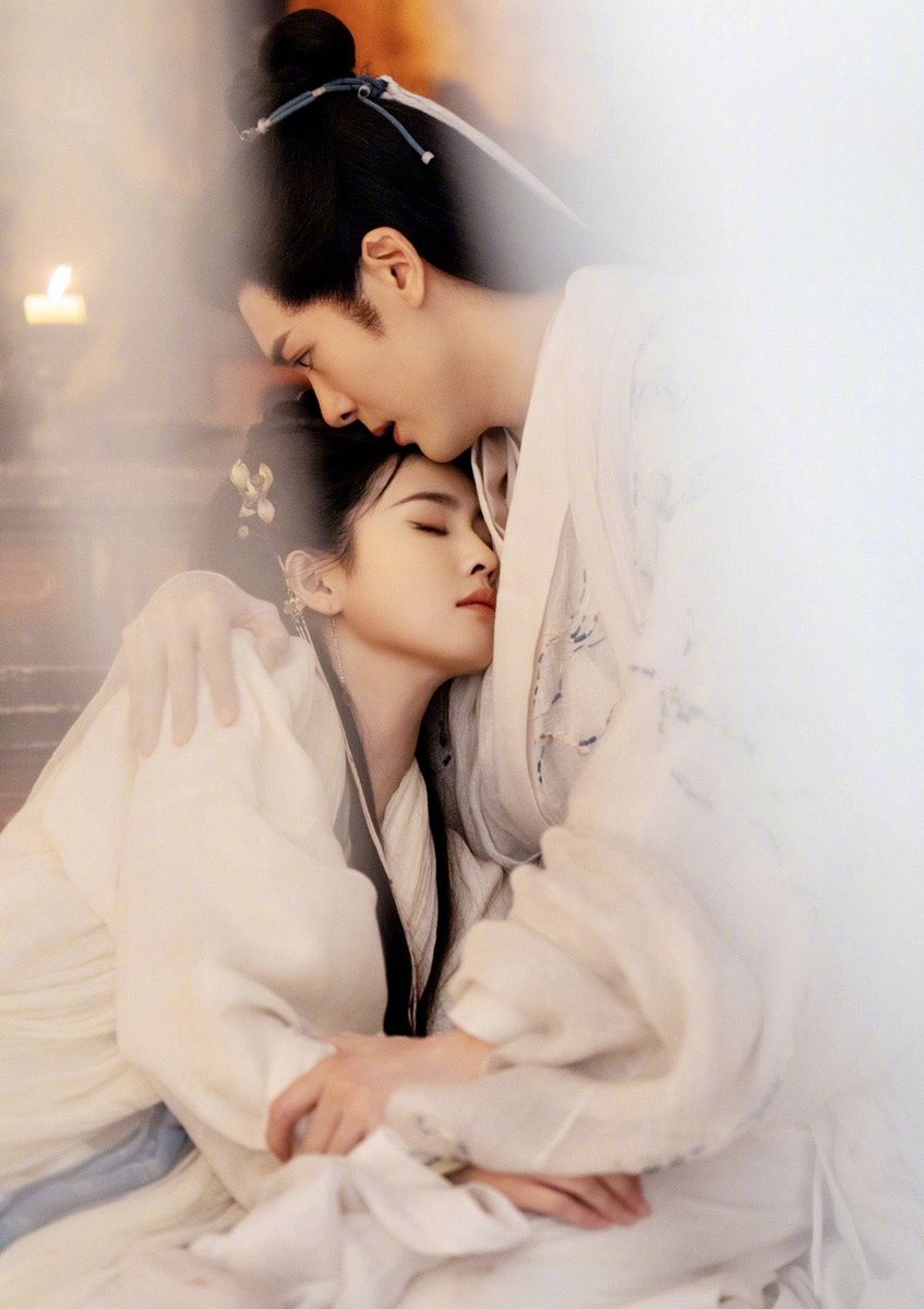 I am not going to shut up about them 😭😭 because their chemistry is chemistrying 😭✨🌙

#BaiLu #ZhengShunxi
#HengMenYouHu #LinJiangXian