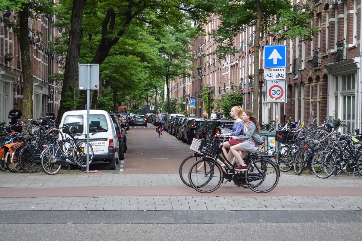 New research reveals that cycling infrastructure improves perceptions of public spaces, proving that bike lanes make cities more pleasant for everyone, whether they are cyclists or not. LEARN MORE: globalcyclingnetwork.com/general/news/u…