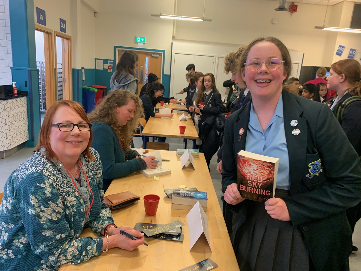 @TSBA_UK What a fantastic awards ceremony. The BGS students had a great time - particular thanks to @TeriTerryWrites for patiently putting up with the bombardment of questions and requests for photos. Congratulations to @AnnSeiLin1 & @JenniferDiaries on their wins.