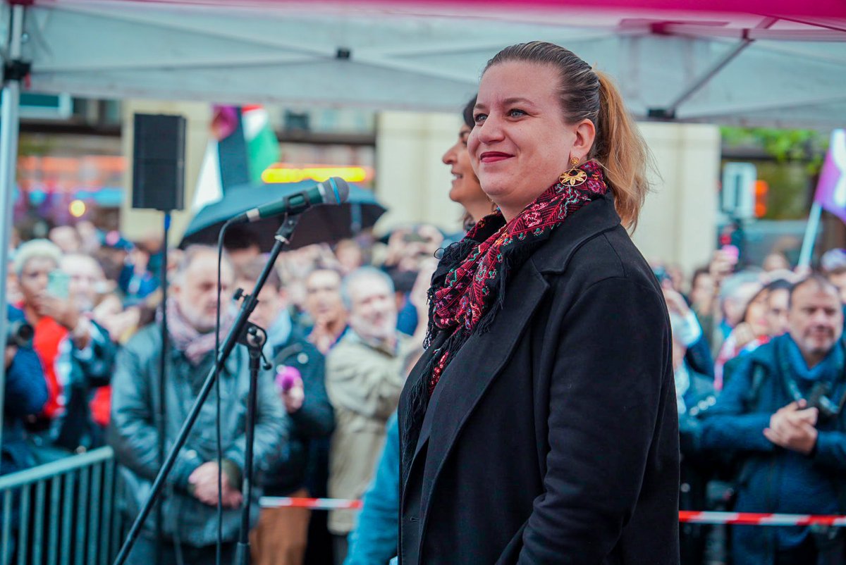 Portes_Thomas's tweet image. 🇵🇸🕊️ Présent ce matin en soutien de @MathildePanot et @RimaHas criminalisées au nom de leur engagement pour la paix et contre le génocide à Gaza. Nous ne nous tairons pas. 
#StopCensure