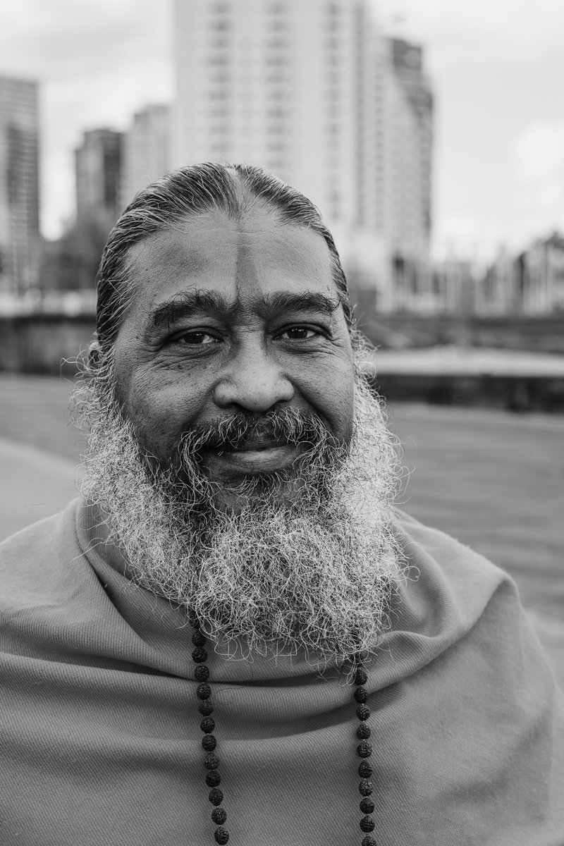 Rotterdam Diaries - 2024 - Fujifilm X-T5. Straatfotografie Rotterdam. #rotterdam #Rijnmond #streetphotography #straatfotografie #candid #people #grain gerardvandernet.nl