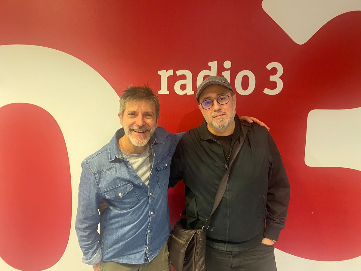 Nos visitan Alex Montoya @alexmontoya y Paco Roca @paco_roca para hablarnos de la adaptación al cine de ‘La Casa’, de la novela gráfica del historietista🏡