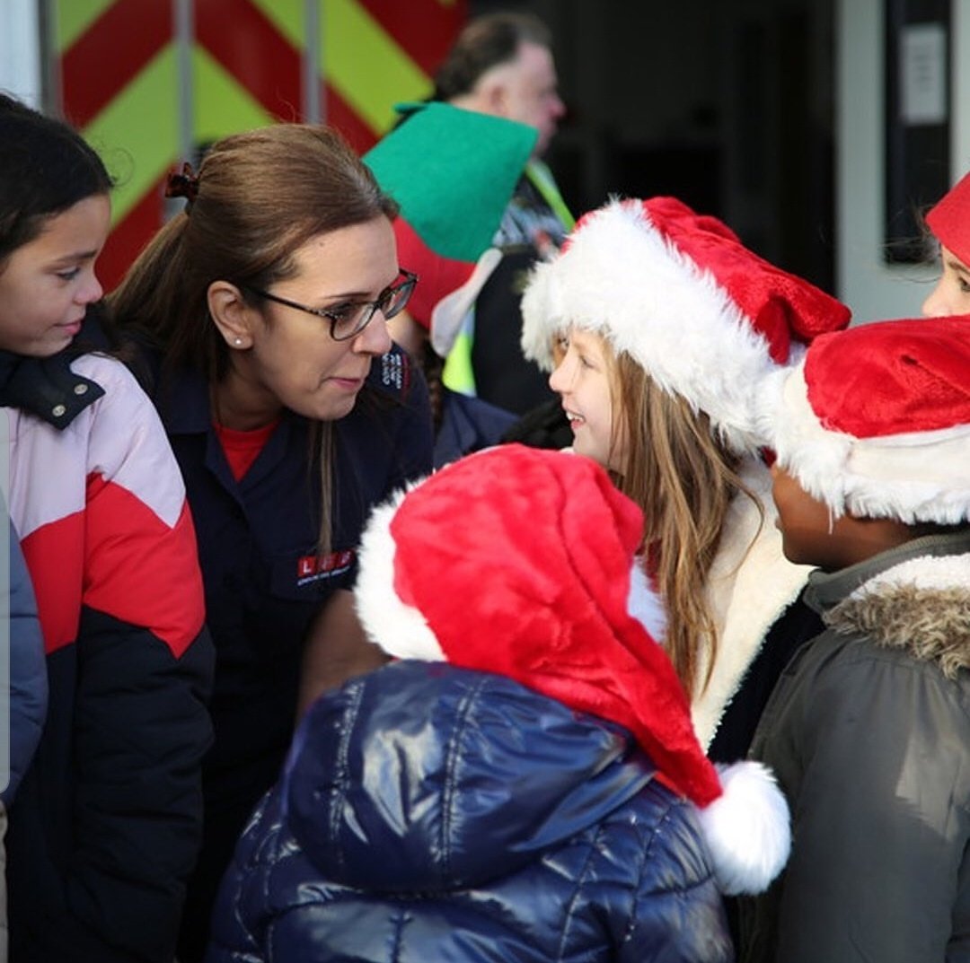 @FF_Jessica_ This is one of my favourite ever photos of me. I love how engaged these children are. #inspiringthenextgeneration