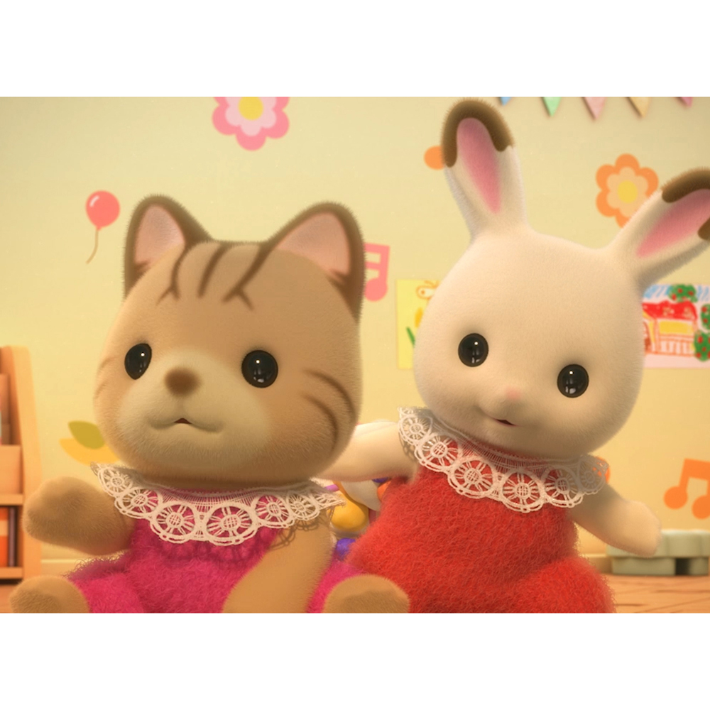 Apricot and Crème are very special friends. ✨ They love playing, singing songs, and dancing together! 🎶 What kind of adventures do you think they’ll get up to today? #friends #besties #fun #play #adventures #sylvanianfamilies #sylvanianfamily #sylvanian #calicocritters