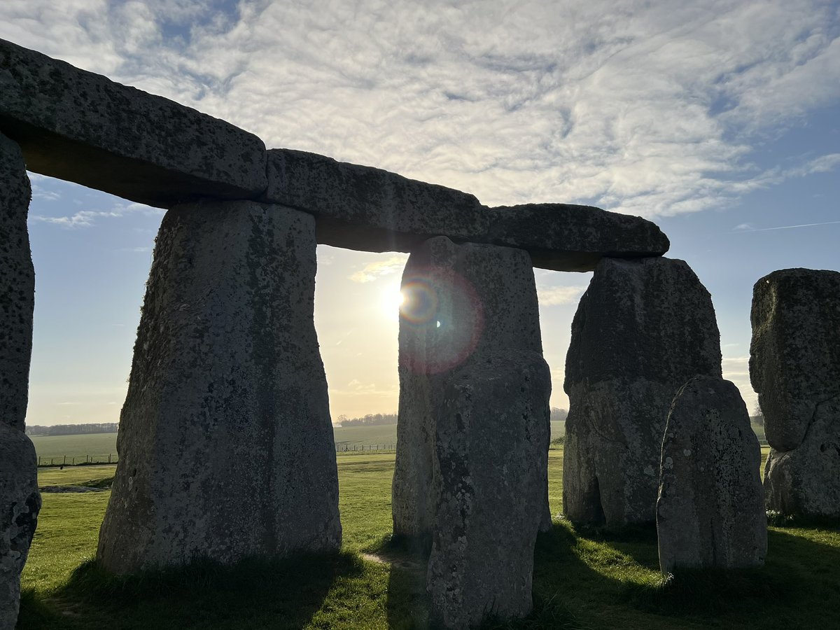 Sunrise at Stonehenge today (29th April) was at 5.41am, sunset is at 8.28pm 🌤️