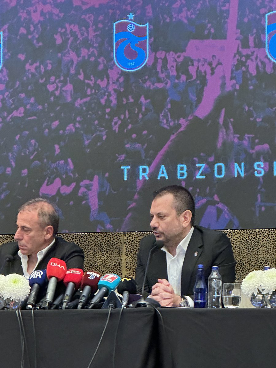 🗣️ Trabzonspor Başkanı Ertuğrul Doğan: 'Bir yıl, bir aydır başkanım. Ödenen para bu süreçte 140 milyon euroyu buldu. Benim maddi desteğe ihtiyacım yok, Trabzonspor camiası manevi destek vermeli. Borcumuz 4 Milyar TL seviyesinde. Ben bu borcu kapatmaya talibim.'