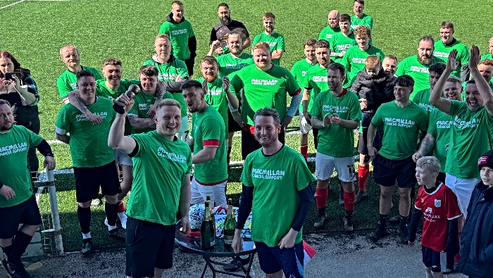 SPORT: Charity football match @TheDabbers in memory of stadium announcer raises thousands for @TheChristie - story by @jono1971 thenantwichnews.co.uk/2024/04/30/cha…