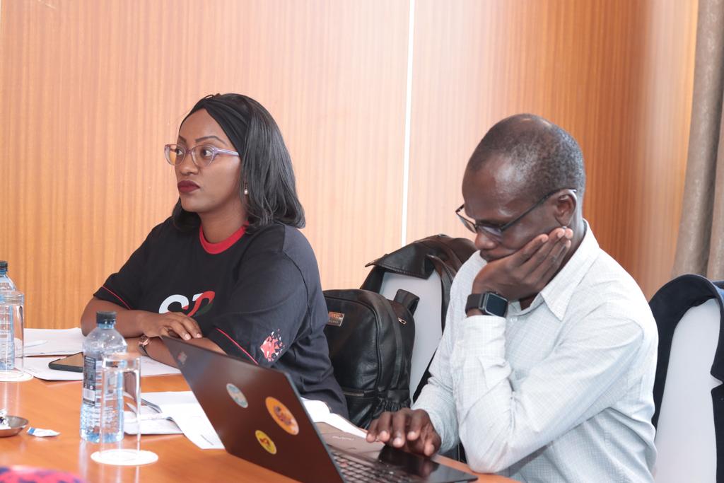 Challenges identified include the rapid pace of workplace changes, exacerbated by the COVID-19 pandemic, affecting both formal and informal workers.#DecentJobsKE 
#DecentWorkForAll