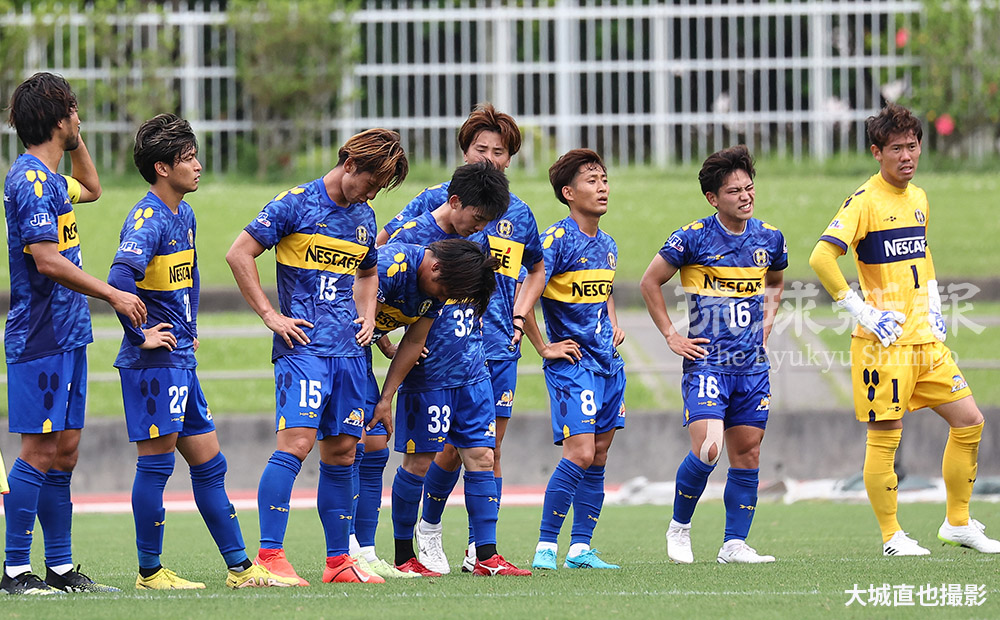 沖縄SV、今季初黒星　速いプレスに崩される　栃木に1―3＜JFL＞【29日の試合】 ryukyushimpo.jp/news/sports/en… #JFL の #沖縄SV は29日、沖縄市のタピック県総ひやごんスタジアムで栃木シティと対戦し、1―3で今季初の黒星を喫しました。後半、8分と10分に立て続けに失点し、PKで3点目も奪われました。