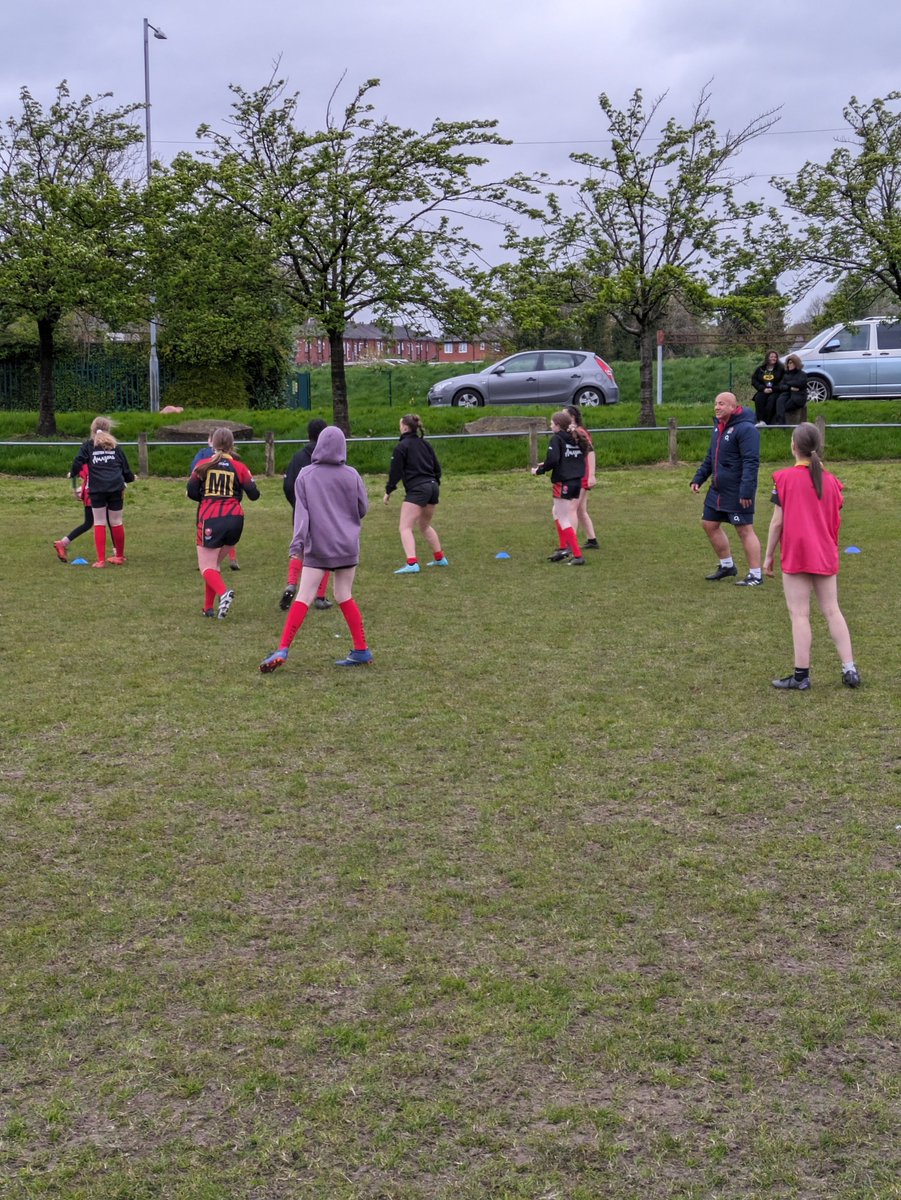 ....27 girls from the u12s and the u14s attended the training session.
After the session the girls were able to ask Tamara about her experience playing for England Ladies in a Q&A session in the clubhouse.
All the girls thoroughly enjoyed the evening!
#boltonrufc #girlsrugby #rfu