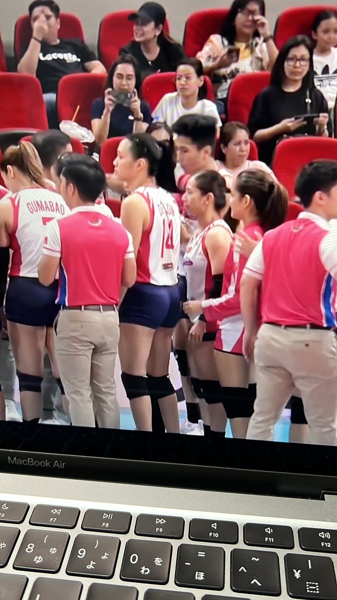 Ella is not wearing a Libero uniform for todays game, Service specialist???

#PVL2024