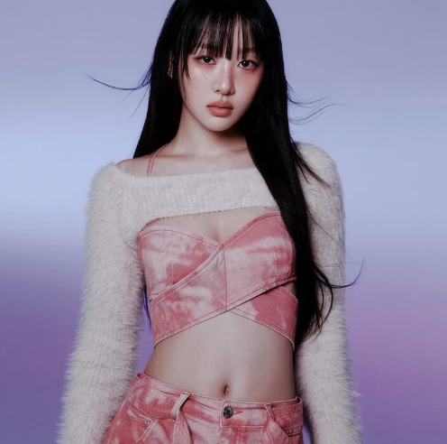 AboutMusicYT's tweet photo. LOONA's Yves is set to make a solo debut in May.

- She revealed it would be a house-pop record. https://t.co/JPh2Ziwmu5