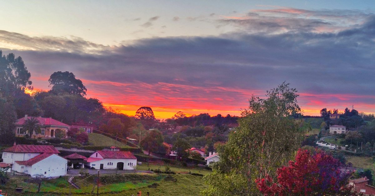 Finalizamos abríl con este amanecer nublado y 6° por el Somió rural - Gijón @AEMET_Asturias @eltiempotpa @ElTiempoA3 @ElTiempoes @Tiempo_Mercedes #ValeriaCoviellaBarbas @TurismoAsturias