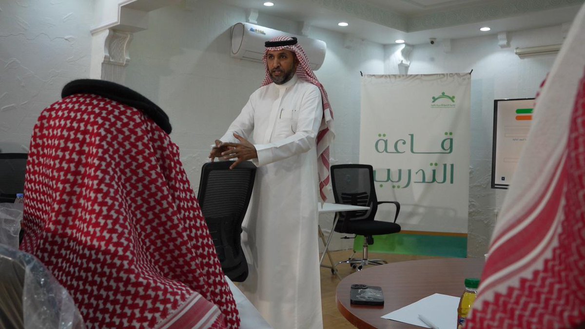 osareahLiteh's tweet image. بدعم من منصة إحسان الخيرية ( @EhsanSA) نفذت #جمعية_التنمية_الأسرية_بالليث برنامج تأهيل المقبلين على الزواج لسبع وعشرون(٢٧) شاباً من ذوي الدخل المحدود، وقدم هذا البرنامج سعادة عضو مجلس الإدارة أ: محمد الحسني جزاه خير الجزاء،وسائلين الله للمقبلين على الزواج التوفيق والحياة السعيدة.