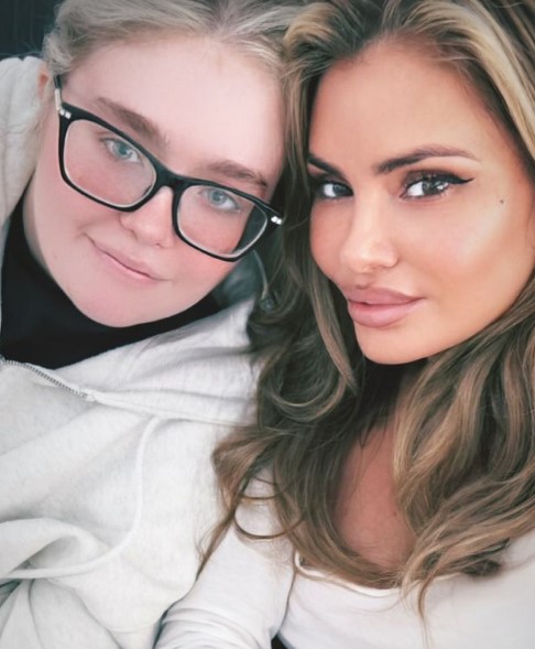 Chloe Sims shares rare picture of daughter Madison as they jet back to LA ok.co.uk/celebrity-news…